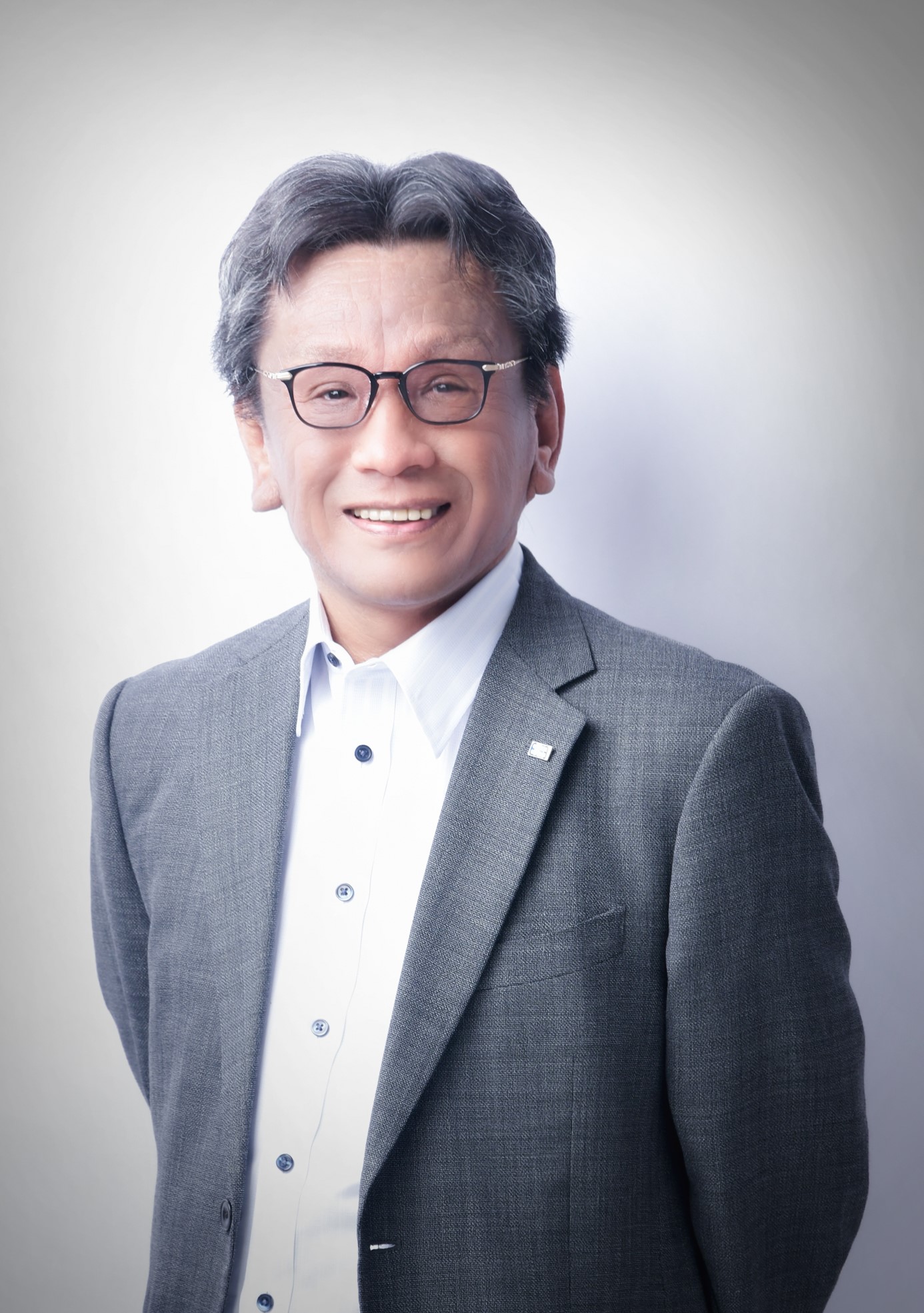 廣重 真　会長